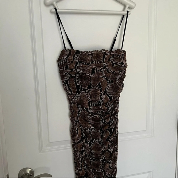 Babaton
Luxor Dress size 2 - Picture 7 of 13